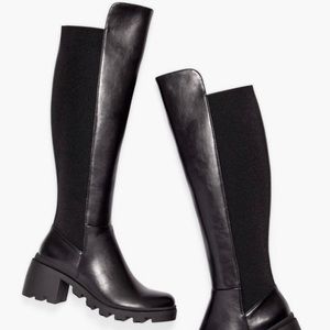 Chunky boot below the knee